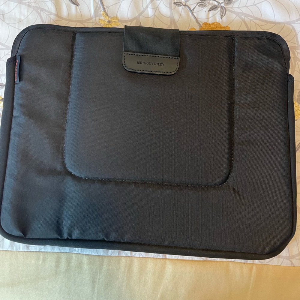 Briggs & Riley Black Padded Laptop Sleeve